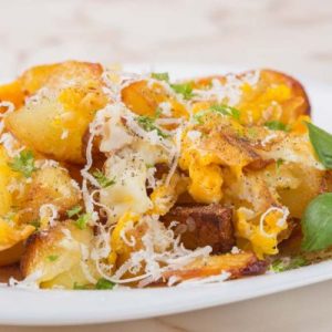 Mic dejun omletă cu cartofi prăjiți