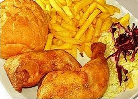 Pulpă/pui+cartofi prăjiți+salata varza